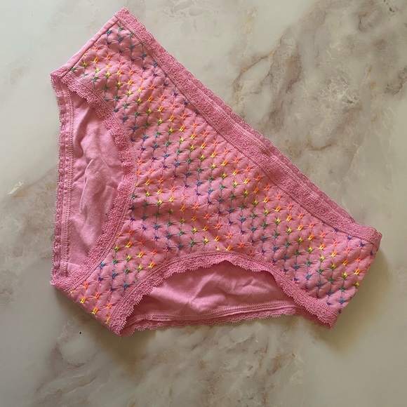 Victoria Secret Underwear panties - Picture 5 of 17